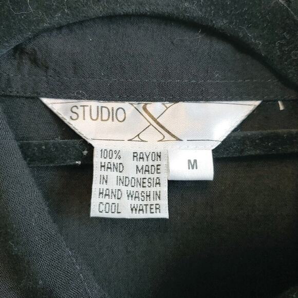 Studio X Women's Black Sheer Floral Embroidered Blouse Sz M - Picture 8 of 11